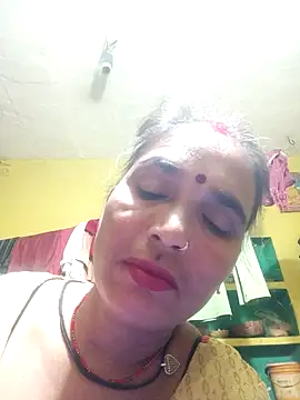 Snapshot of Monika_thakurr chatting on October 2, 10:17 pm Monika thakurr online show from October 2, 10:17 pm
