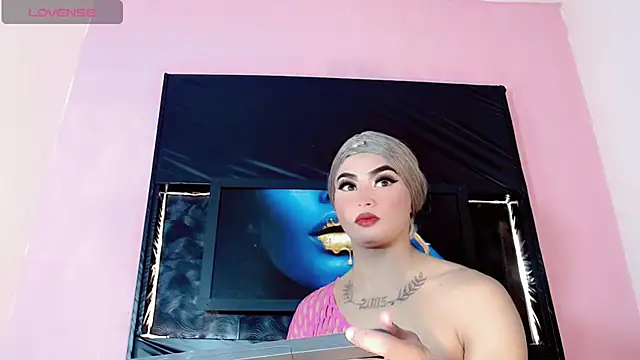 Snapshot of Natasha_clifford chatting on March 29, 8:09 pm Natasha clifford online show from March 29, 8:09 pm