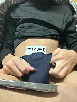 Snapshot of themloncuaem chatting on October 31, 12:50 pm themloncuaem online show from October 31, 12:50 pm