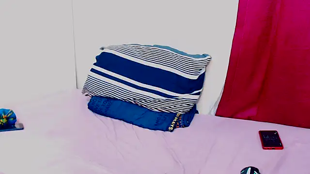 Snapshot of FreakyScarlet00 chatting on October 4, 7:28 am FreakyScarlet00 online show from October 4, 7:28 am