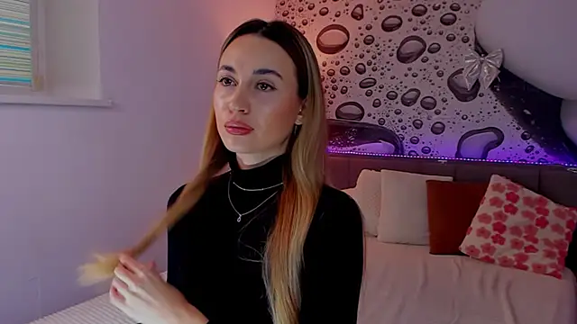 Snapshot of AlexaWilds chatting on February 25, 1:32 pm AlexaWilds online show from February 25, 1:32 pm