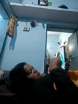 Snapshot of Rashi_cut chatting on October 16, 12:11 am Rashi cut online show from October 16, 12:11 am