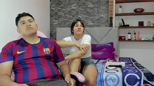 Sexxyy Couple  online show from January 8, 4:59 am