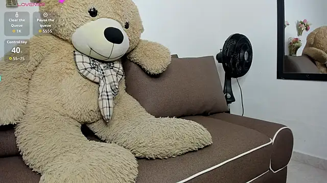 Zahra milks online show from October 14, 1:45 pm