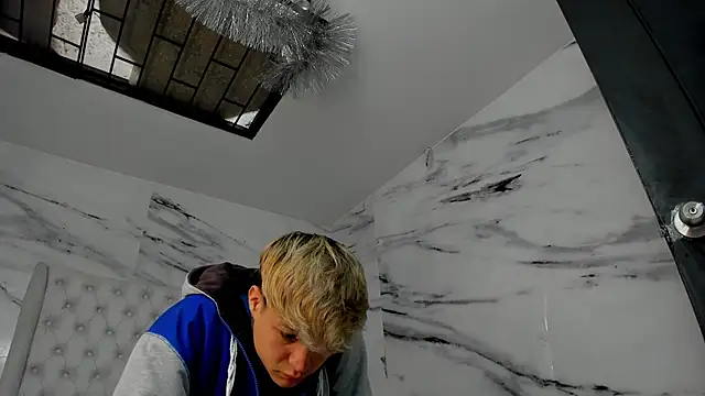 Ari and Storm online show from September 17, 1:46 pm