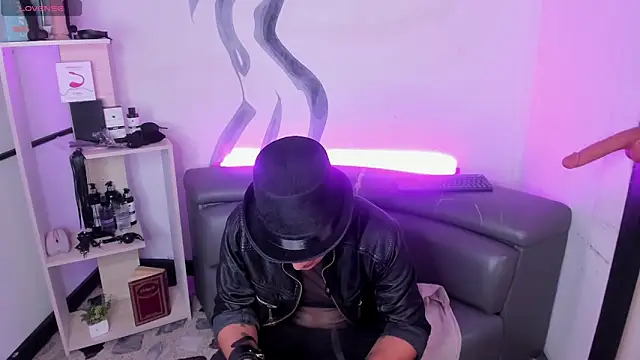 LiamDeep online show from November 5, 8:31 pm