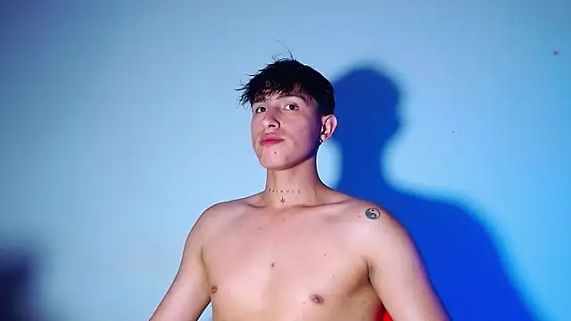 rowanbigboy23 online show from February 4, 1:11 am