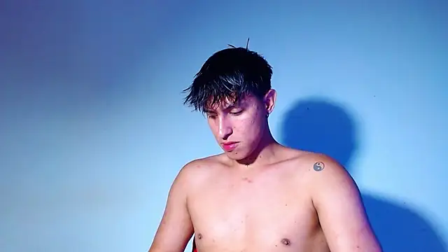 rowanbigboy23 online show from April 1, 12:22 am