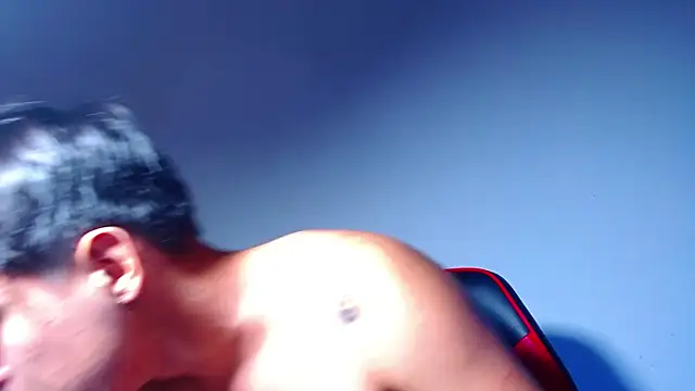 rowanbigboy23 online show from April 13, 11:43 pm