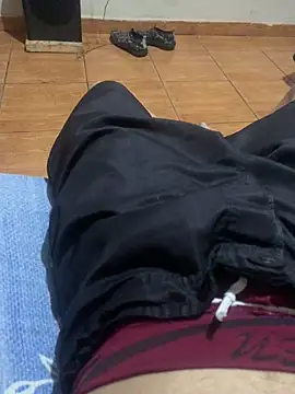 Snapshot of Bruno18cmmmmkk chatting on December 22, 12:07 am Bruno18cmmmmkk online show from December 22, 12:07 am