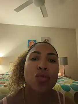 Snapshot of bobbiebbb chatting on July 31, 10:25 am bobbiebbb online show from July 31, 10:25 am