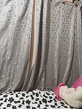 Snapshot of Lahila_ chatting on May 24, 2:44 pm Lahila online show from May 24, 2:44 pm