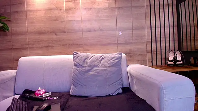 Snapshot of Susyhot_ chatting on February 27, 3:28 am Susyhot online show from February 27, 3:28 am