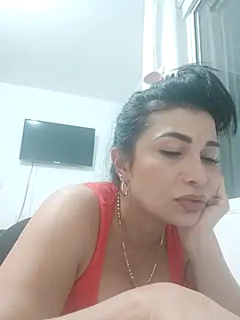 mia mancinii online show from December 2, 12:05 am