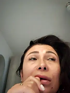 mia mancinii online show from April 5, 4:37 pm