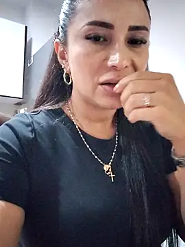 Snapshot of mia_mancinii chatting on June 11, 12:32 am mia mancinii online show from June 11, 12:32 am