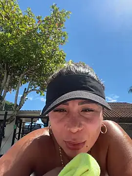 Snapshot of mia_mancinii chatting on July 2, 6:36 pm mia mancinii online show from July 2, 6:36 pm
