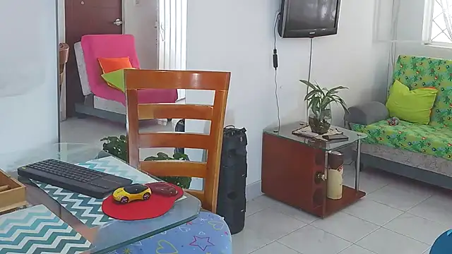 Nicolletorres2 online show from February 11, 1:49 pm