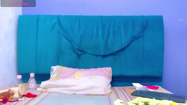 andrealopezcm101 online show from April 17, 12:24 am