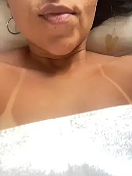 Katianesantos online show from February 3, 5:40 pm