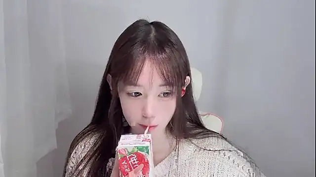 Snapshot of Xiao-runbao chatting on October 19, 1:45 pm Xiao-runbao online show from October 19, 1:45 pm