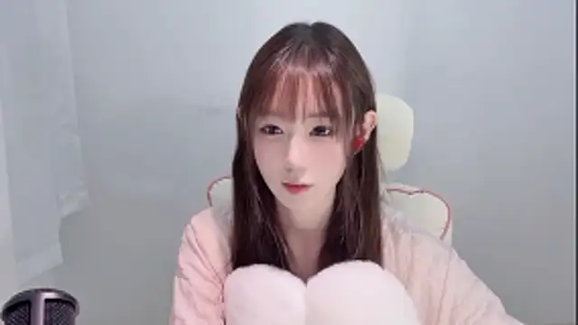Snapshot of Xiao-runbao chatting on October 21, 1:23 pm Xiao-runbao online show from October 21, 1:23 pm