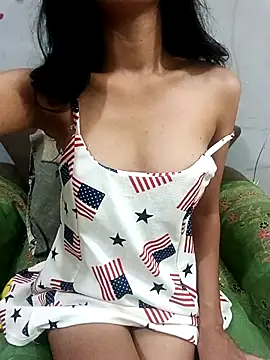 Daizy Shah online show from April 18, 12:25 am