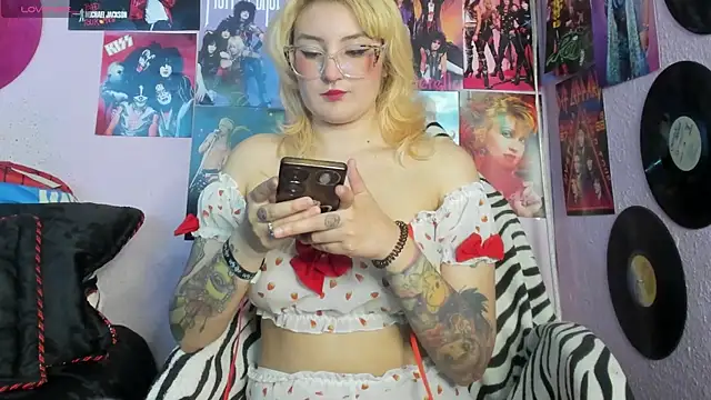 Avril Maria online show from September 15, 6:08 pm