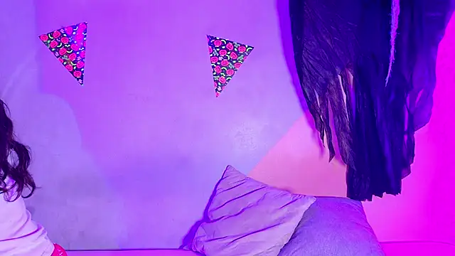 Laura and Kevin online show from October 30, 1:23 pm