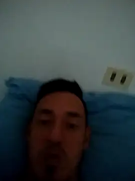 Snapshot of JuanD_vero chatting on November 3, 8:04 am JuanD vero online show from November 3, 8:04 am