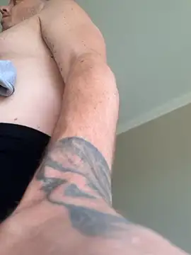 Snapshot of macmaddy8989 chatting on December 14, 3:06 pm macmaddy8989 online show from December 14, 3:06 pm