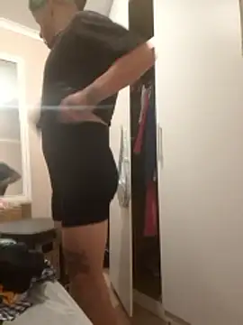 Snapshot of macmaddy8989 chatting on February 14, 8:16 pm macmaddy8989 online show from February 14, 8:16 pm