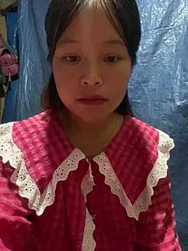 Snapshot of O_o_UwU_o_O chatting on September 13, 6:57 am O o UwU o O online show from September 13, 6:57 am