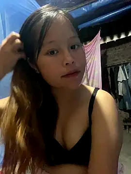 Snapshot of O_o_UwU_o_O chatting on October 12, 9:52 am O o UwU o O online show from October 12, 9:52 am