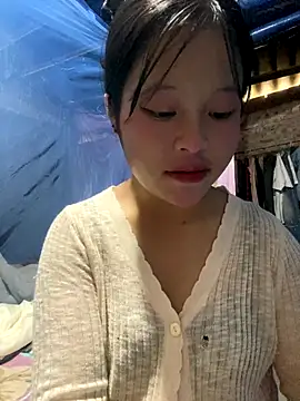 Snapshot of O_o_UwU_o_O chatting on October 14, 2:01 am O o UwU o O online show from October 14, 2:01 am