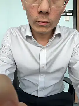 Snapshot of miniyellower chatting on March 16, 8:07 am miniyellower online show from March 16, 8:07 am