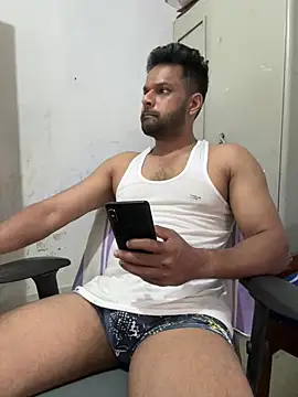 Snapshot of Vineeth3906 chatting on May 31, 5:48 am Vineeth3906 online show from May 31, 5:48 am