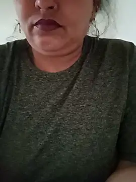Snapshot of angel_ridhi chatting on June 6, 1:32 am angel ridhi online show from June 6, 1:32 am