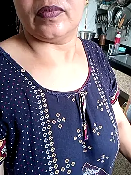 Snapshot of angel_ridhi chatting on June 18, 2:12 am angel ridhi online show from June 18, 2:12 am