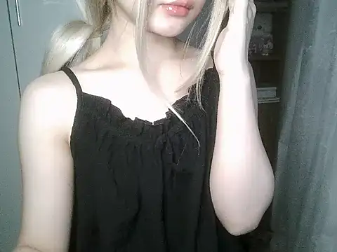 Annabelle-e online show from March 12, 10:05 pm