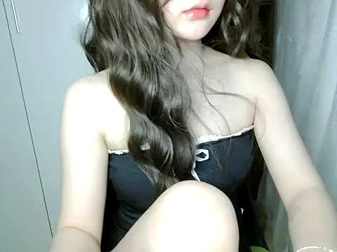Annabelle-e online show from May 28, 7:44 pm