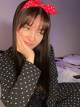 Veliora online show from April 11, 6:01 pm