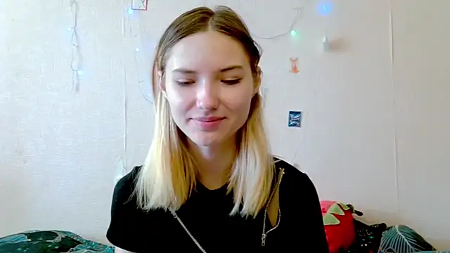Snapshot of _kikiclark__ chatting on September 19, 9:22 am kikiclark online show from September 19, 9:22 am