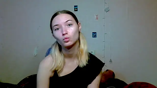 Snapshot of _kikiclark__ chatting on October 9, 12:14 pm kikiclark online show from October 9, 12:14 pm
