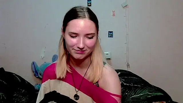 Snapshot of _kikiclark__ chatting on October 11, 7:45 pm kikiclark online show from October 11, 7:45 pm