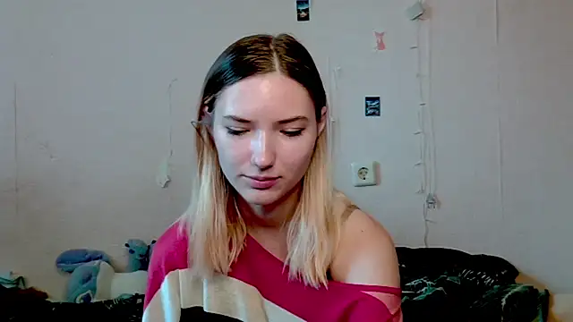 Snapshot of _kikiclark__ chatting on October 12, 8:35 am kikiclark online show from October 12, 8:35 am