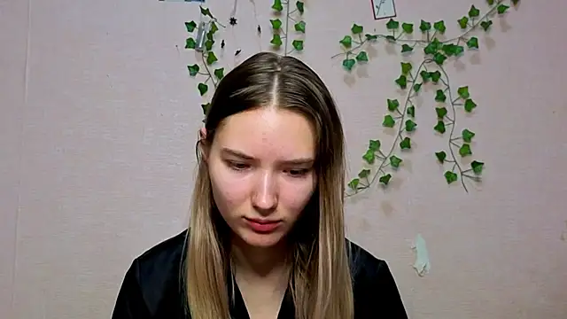  kikiclark   online show from December 21, 9:16 am