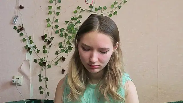  kikiclark   online show from March 7, 8:55 am