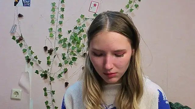  kikiclark   online show from March 8, 8:12 pm