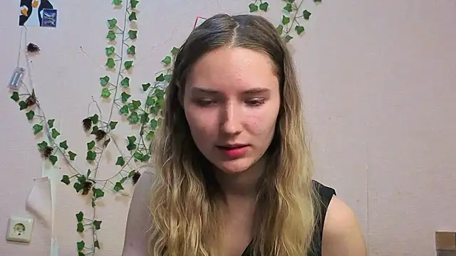  kikiclark   online show from March 12, 7:42 pm